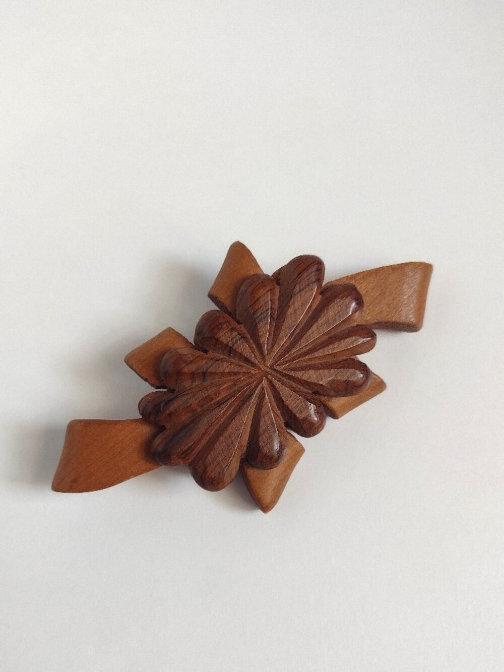 Early 1900s Wooden Hand Carved Pinback Brooch Wood Grain Folk Art C Clasp 2 Tone